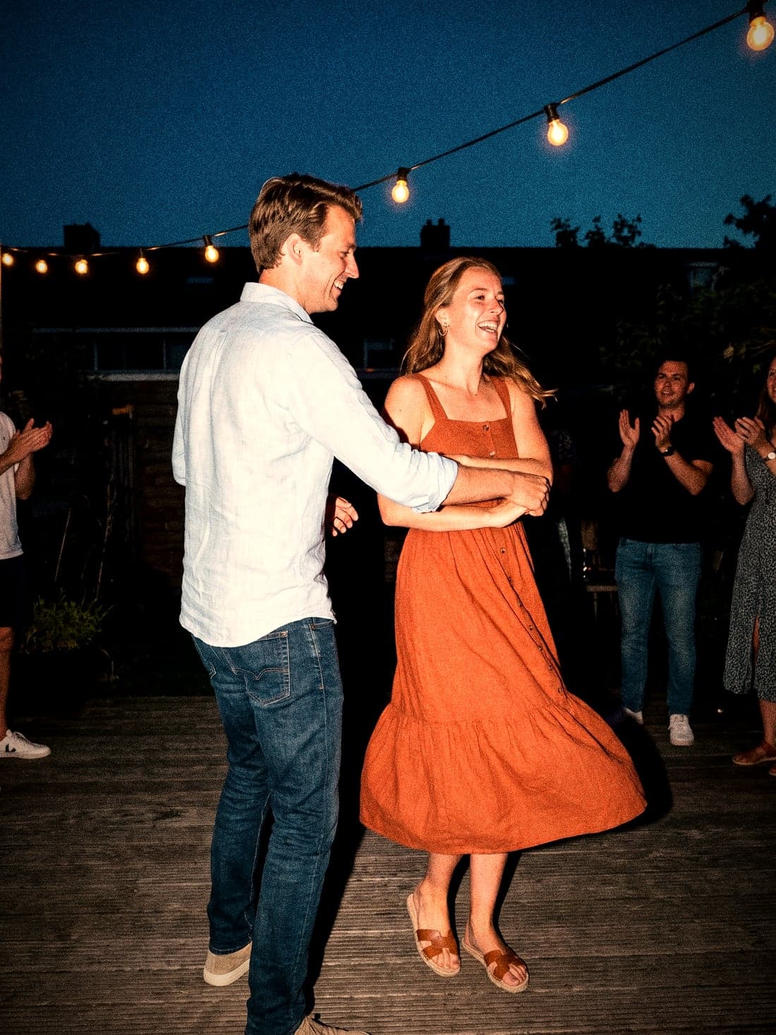 Mark and Sanne dance on the terrace