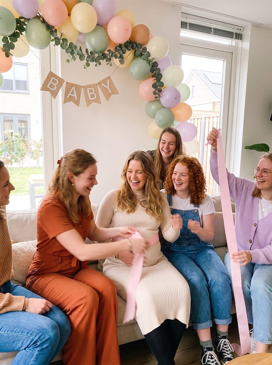 The ribbon game: guessing the size of the bump